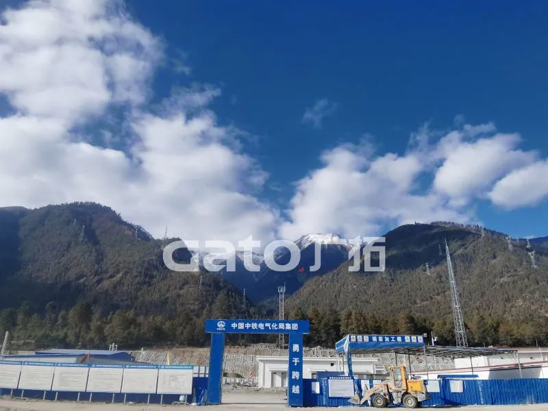 在海拔3700米高原裝電子圍欄是什么體驗(yàn)？ 打卡西藏第一條電氣化鐵路(圖3)